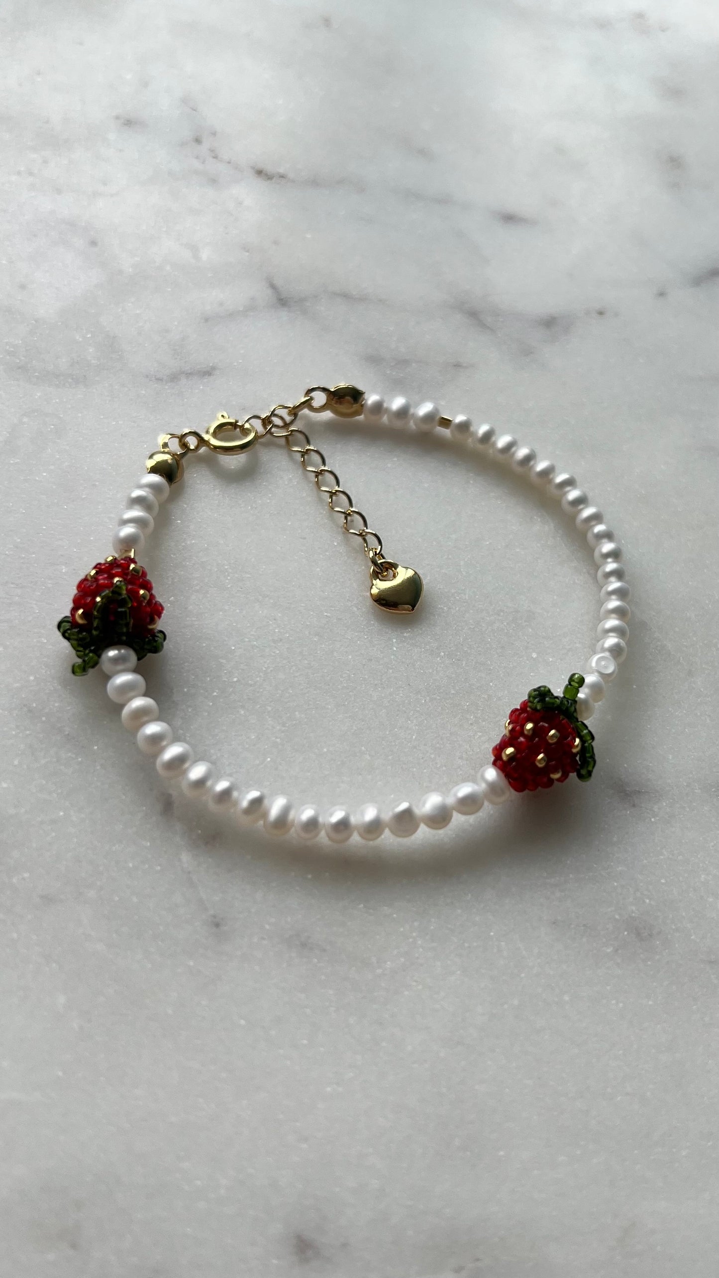 Bransoletka Perełkowe Lato z poziomkami.