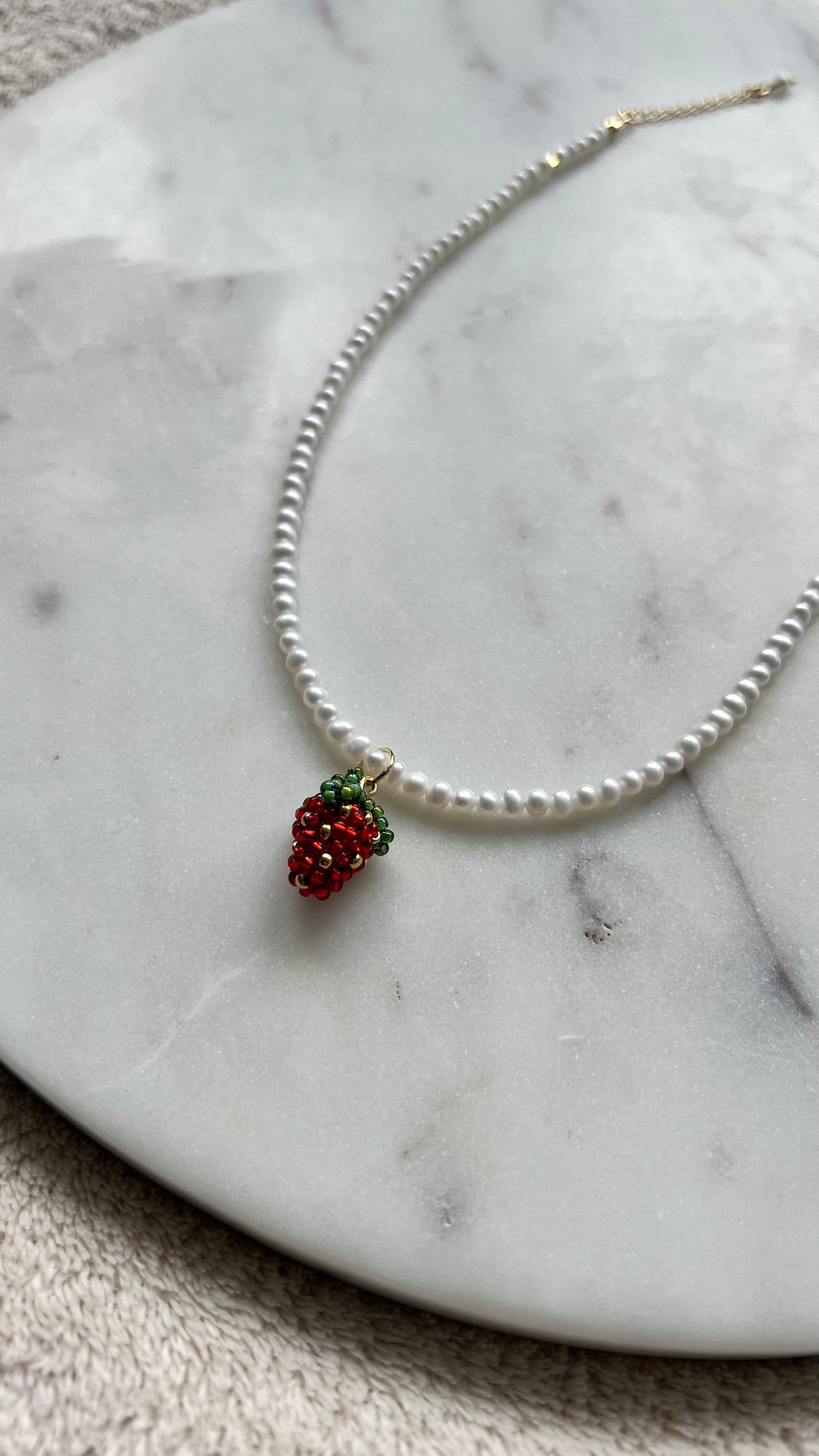 Truskawka w perłowej rosie