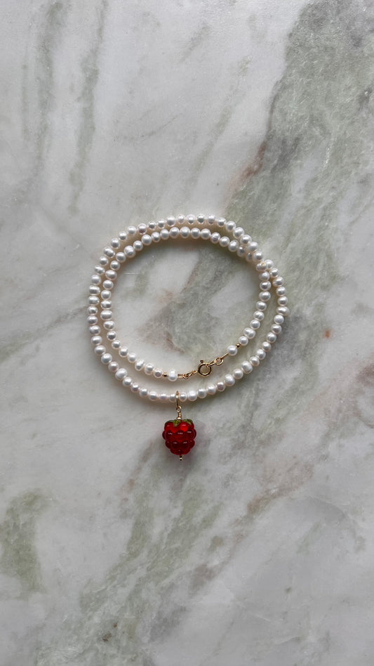 Malina w śmietance.