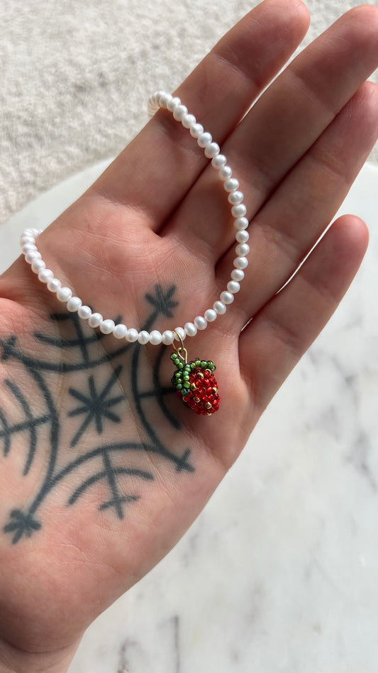 Truskawka w perłowej rosie