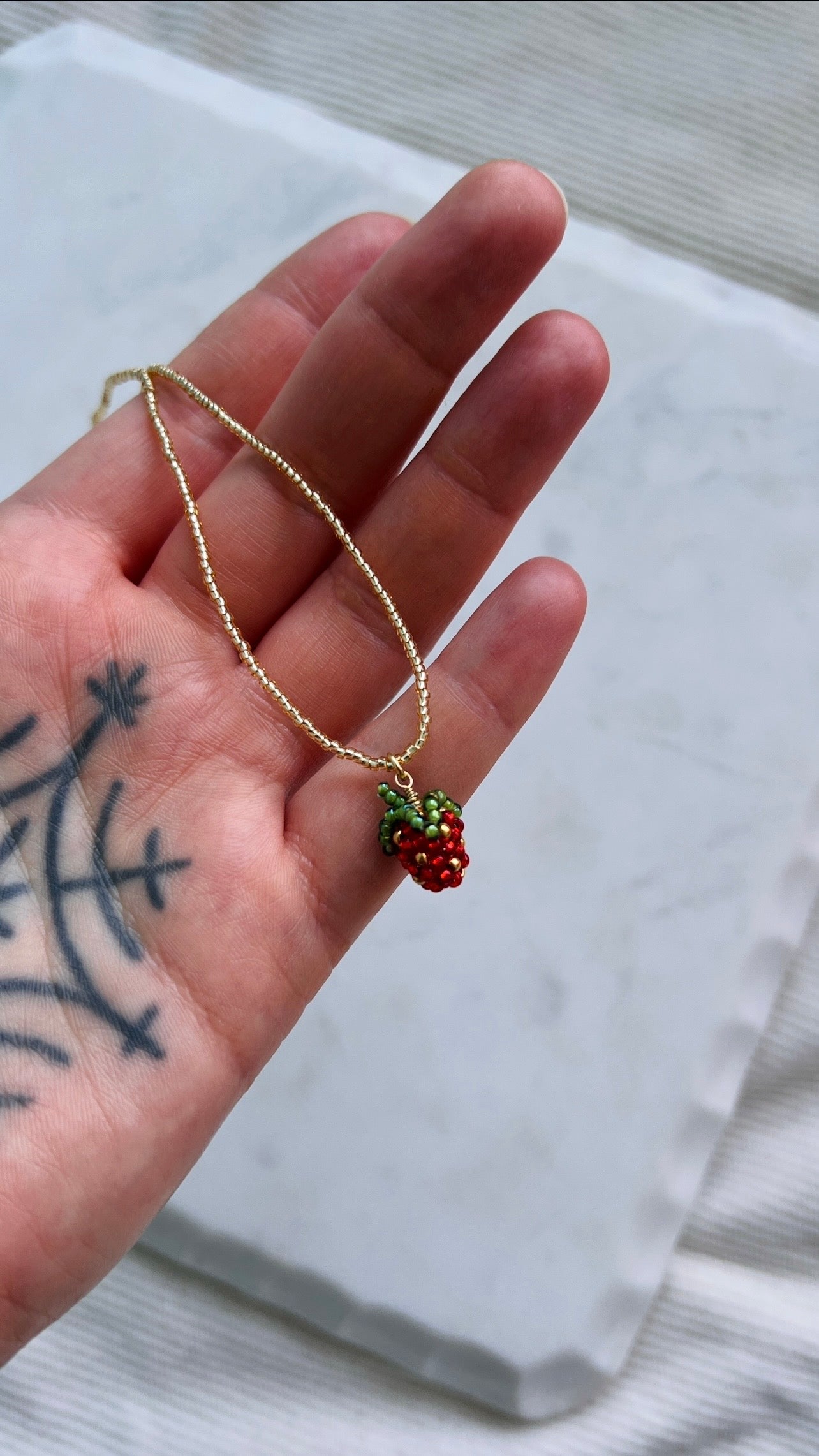 Naszyjnik - Tiny Strawberry.