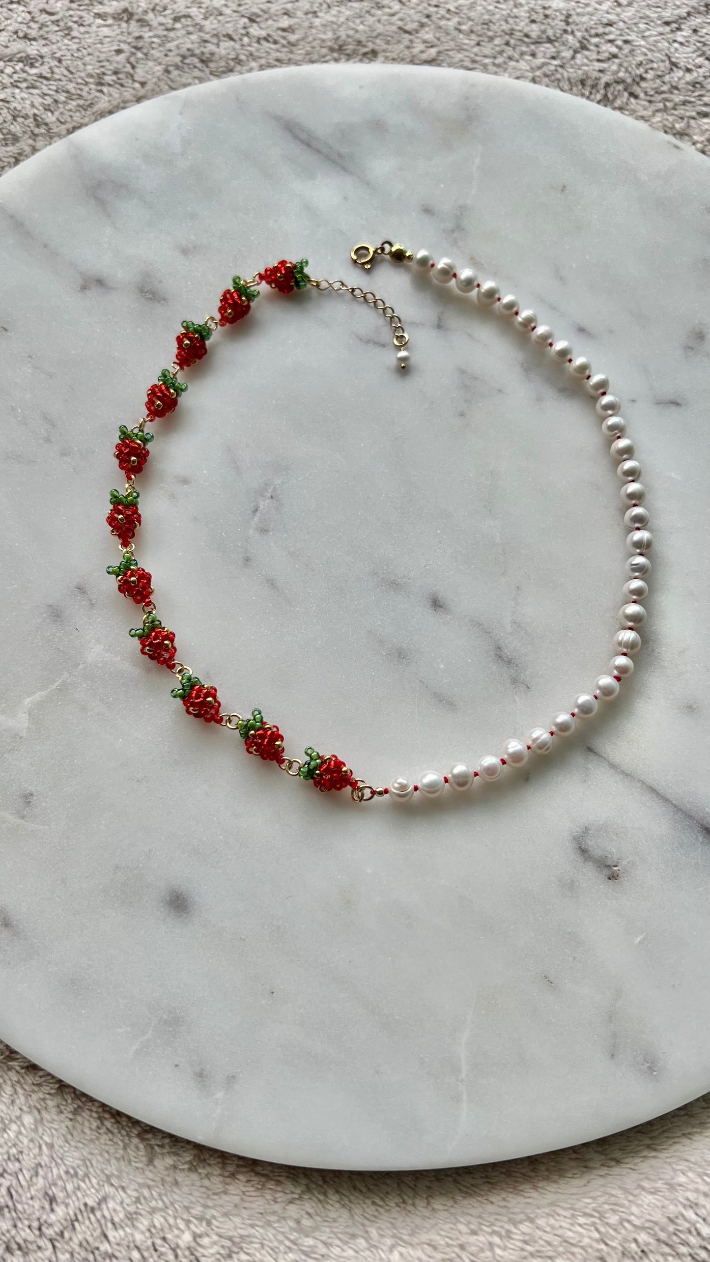 Naszyjnik truskawkowo perełkowa rosa