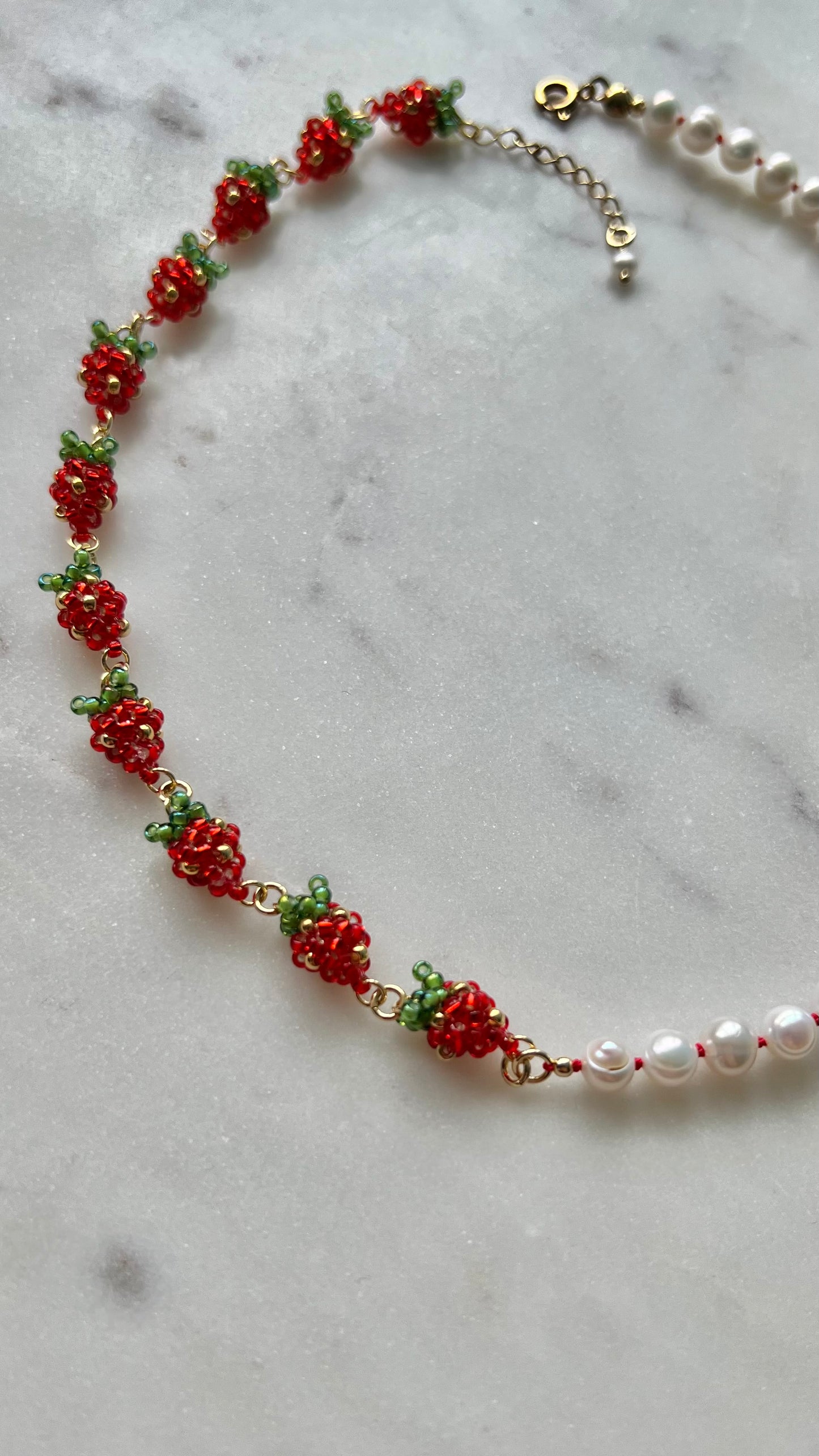 Naszyjnik truskawkowo perełkowa rosa