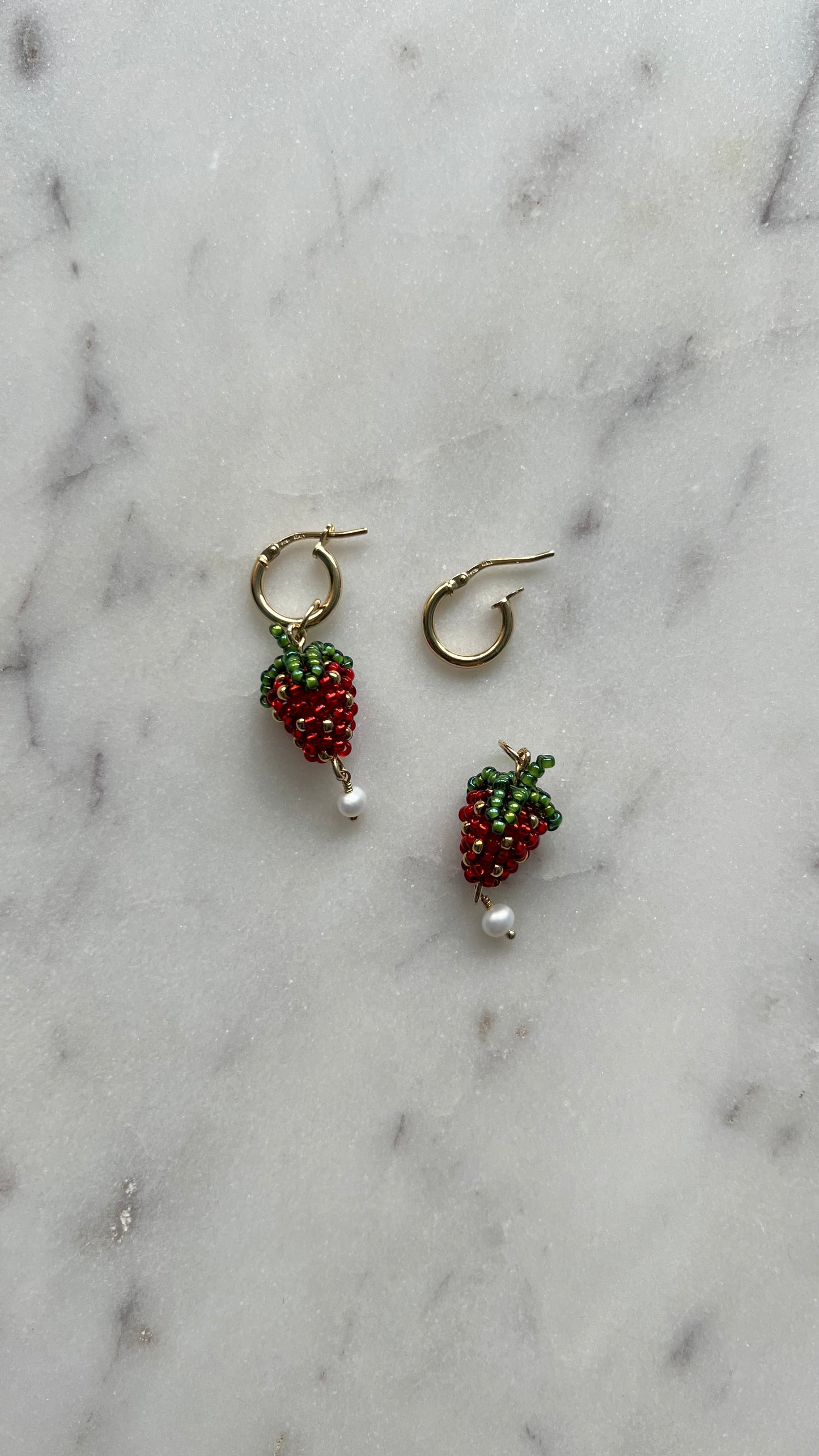 Kolczyki, Truskawkowa perełka