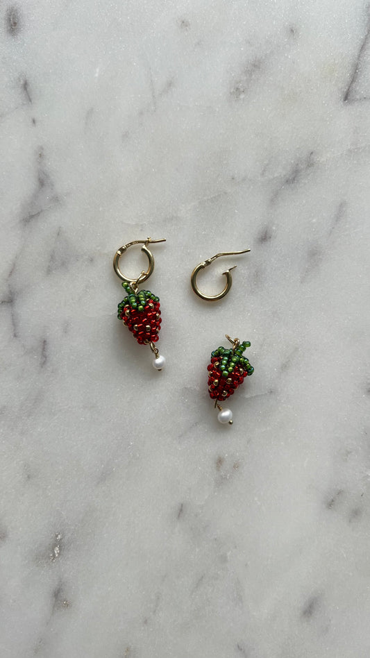 Kolczyki, Truskawkowa perełka