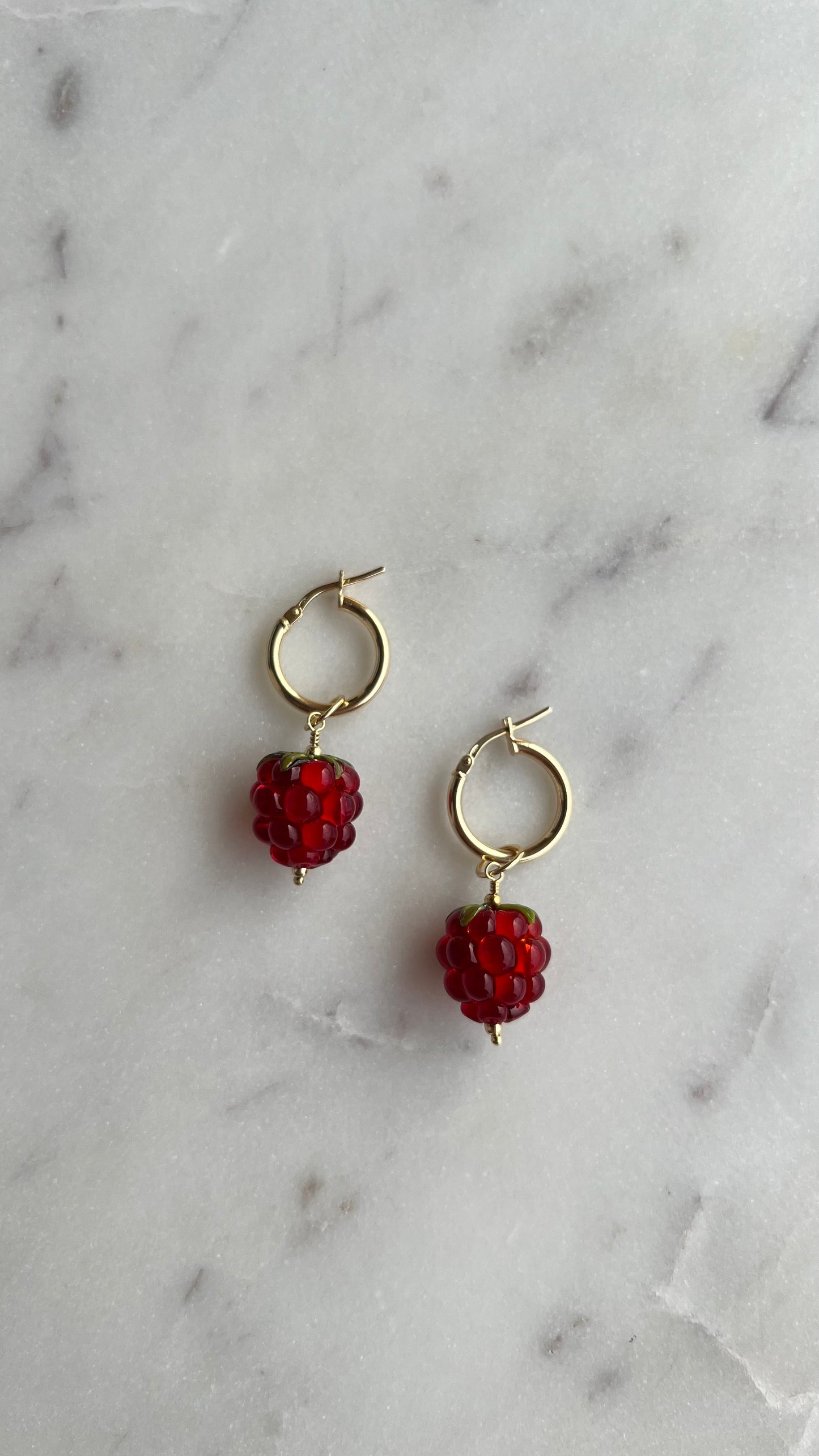 Kolczyki, ze szklaną maliną