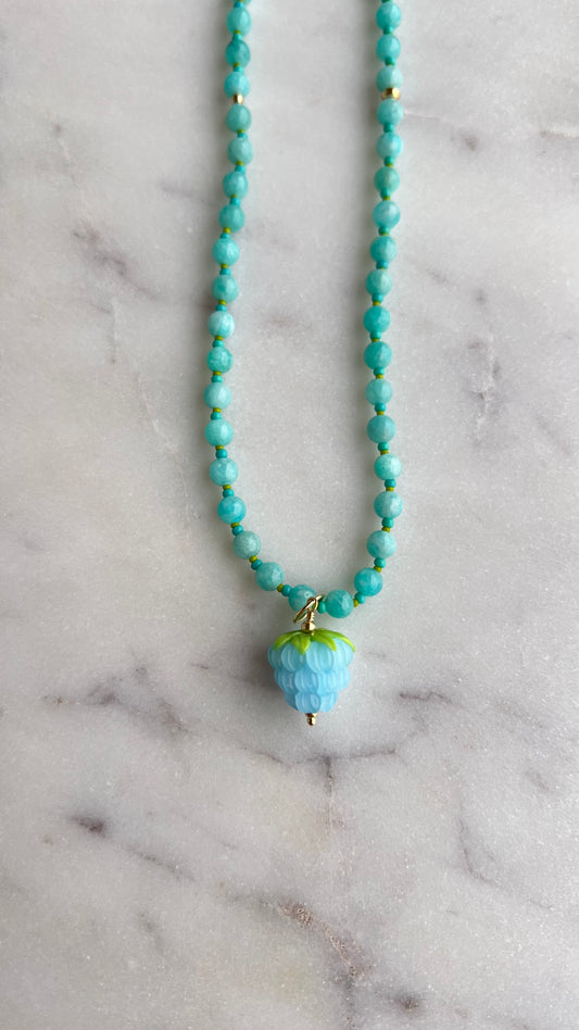Naszyjnik z amazonitu z maliną.