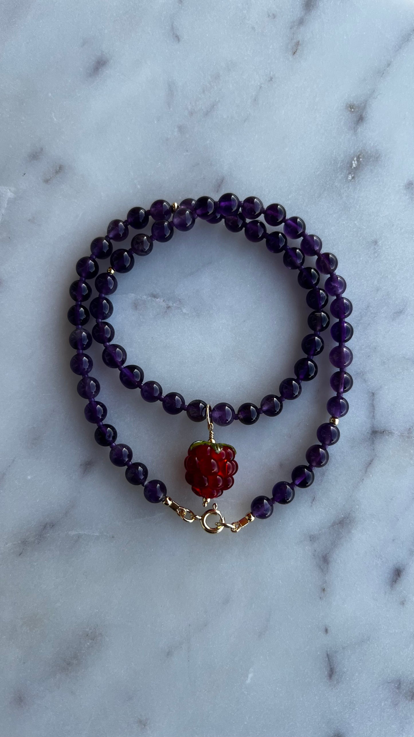 Naszyjnik z ametystu z maliną.