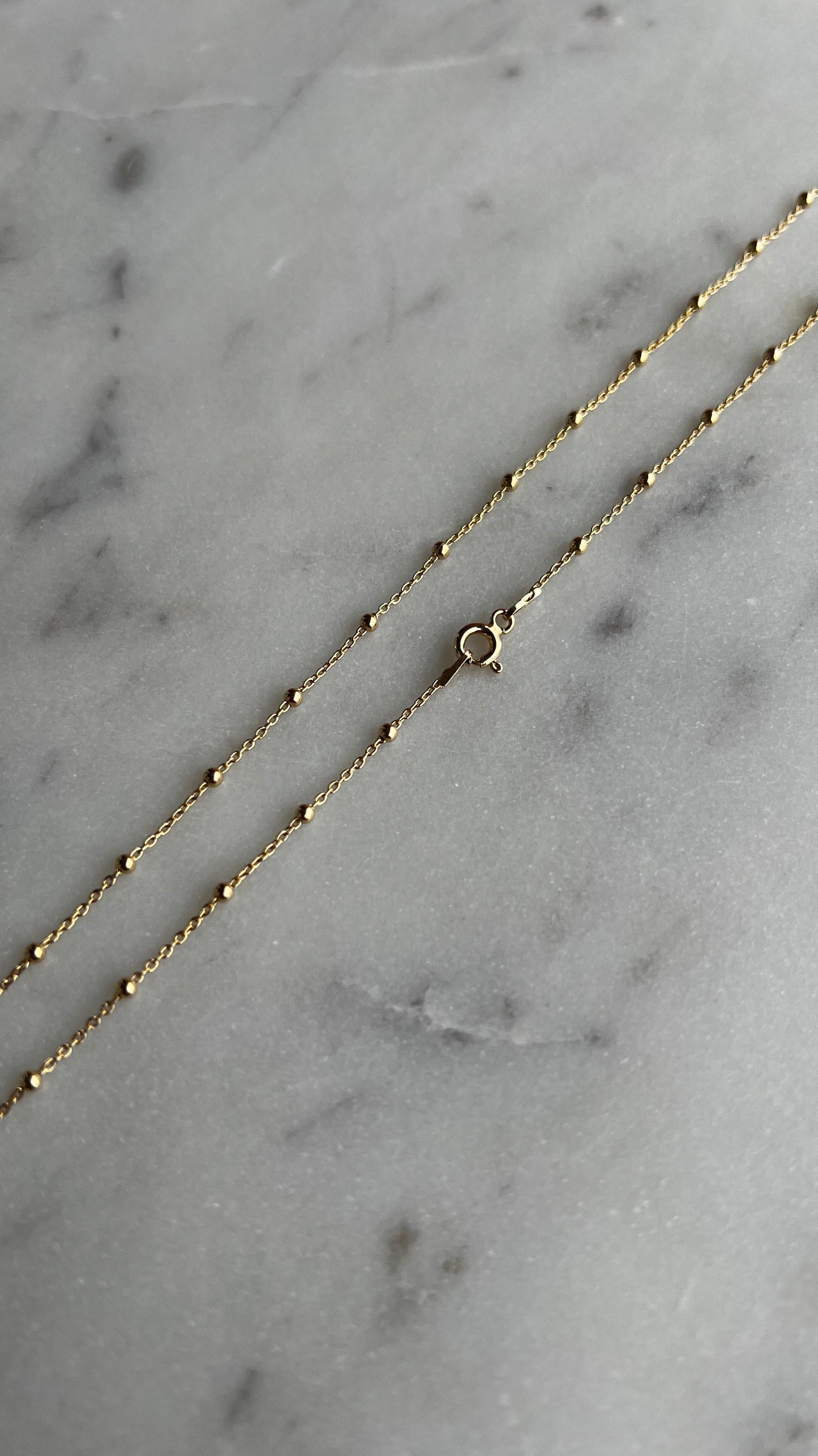 Łańcuszek kulkowy.